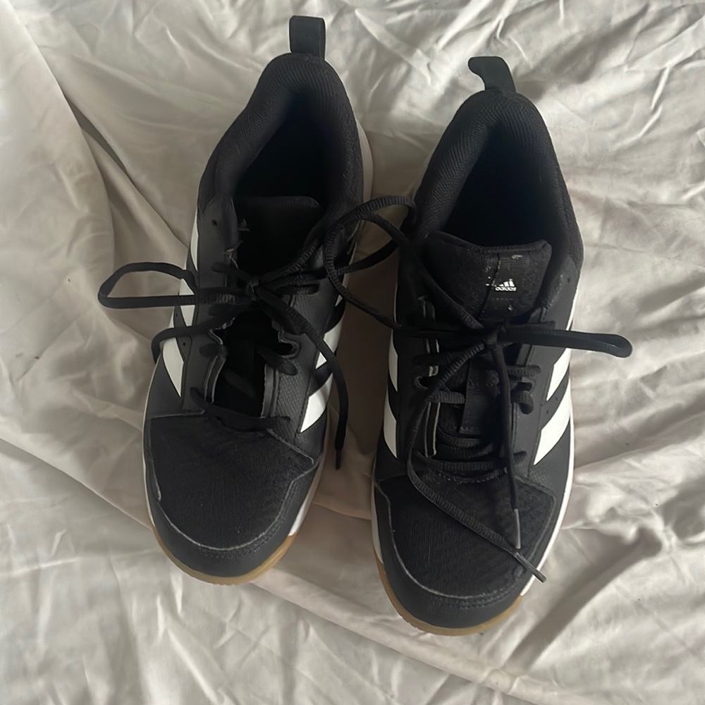 Women’s volleyball shoes